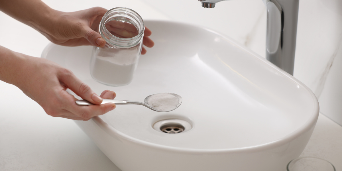Debouchage salle de bain au bicarbonate de soude