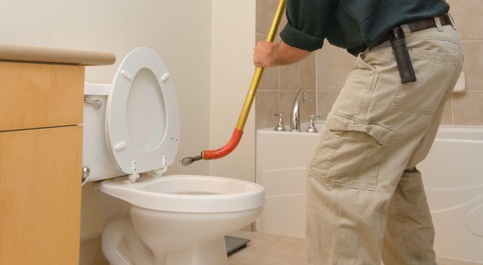 Utiliser un furet pour deboucher efficacement vos toilettes